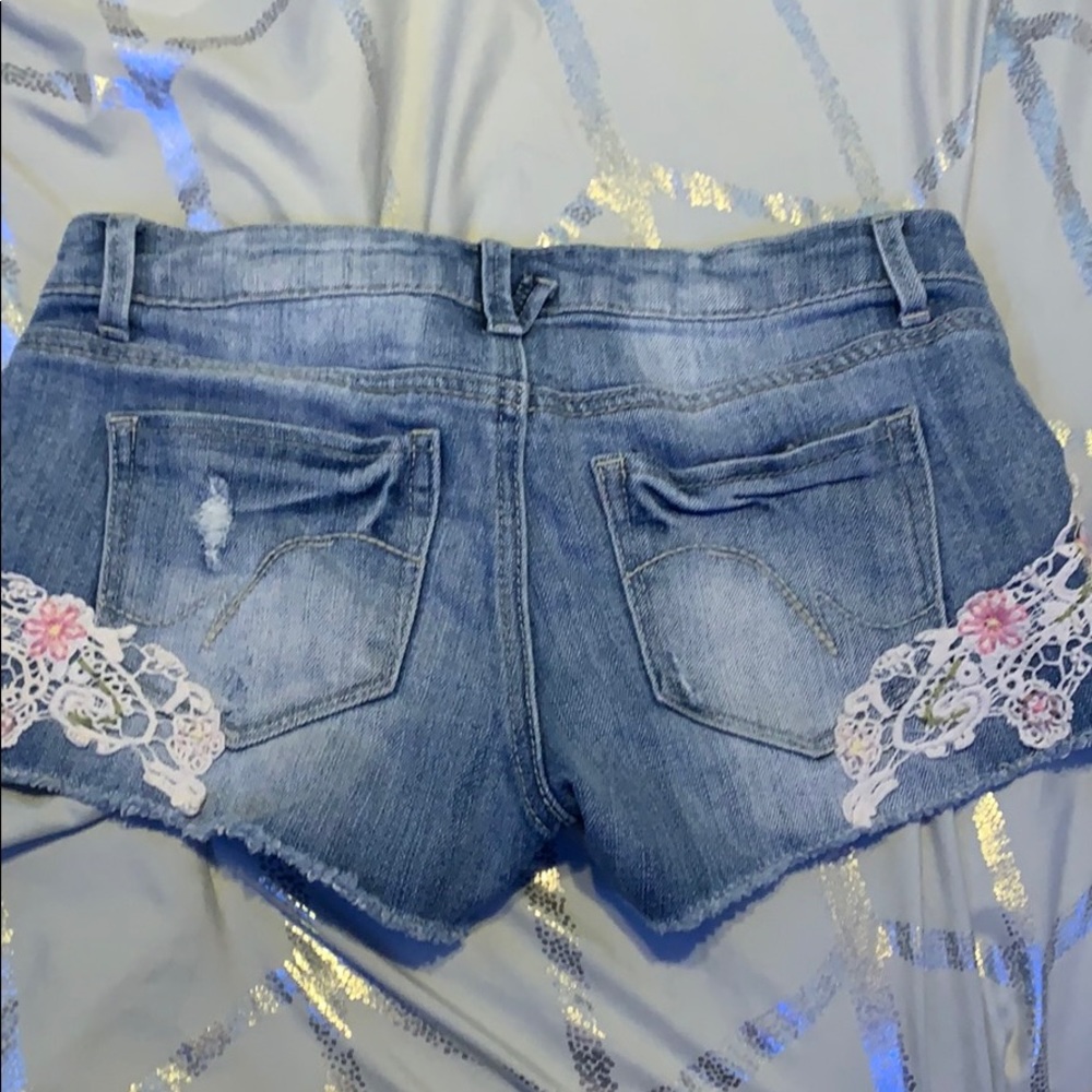 too small - Picture 4 of 4